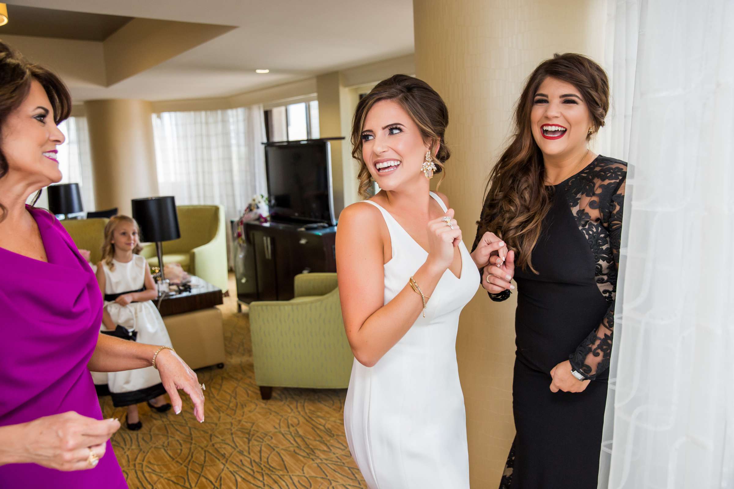 Marriott Marquis San Diego Marina Wedding coordinated by First Comes Love Weddings & Events, Lauren and Eric Wedding Photo #238082 by True Photography