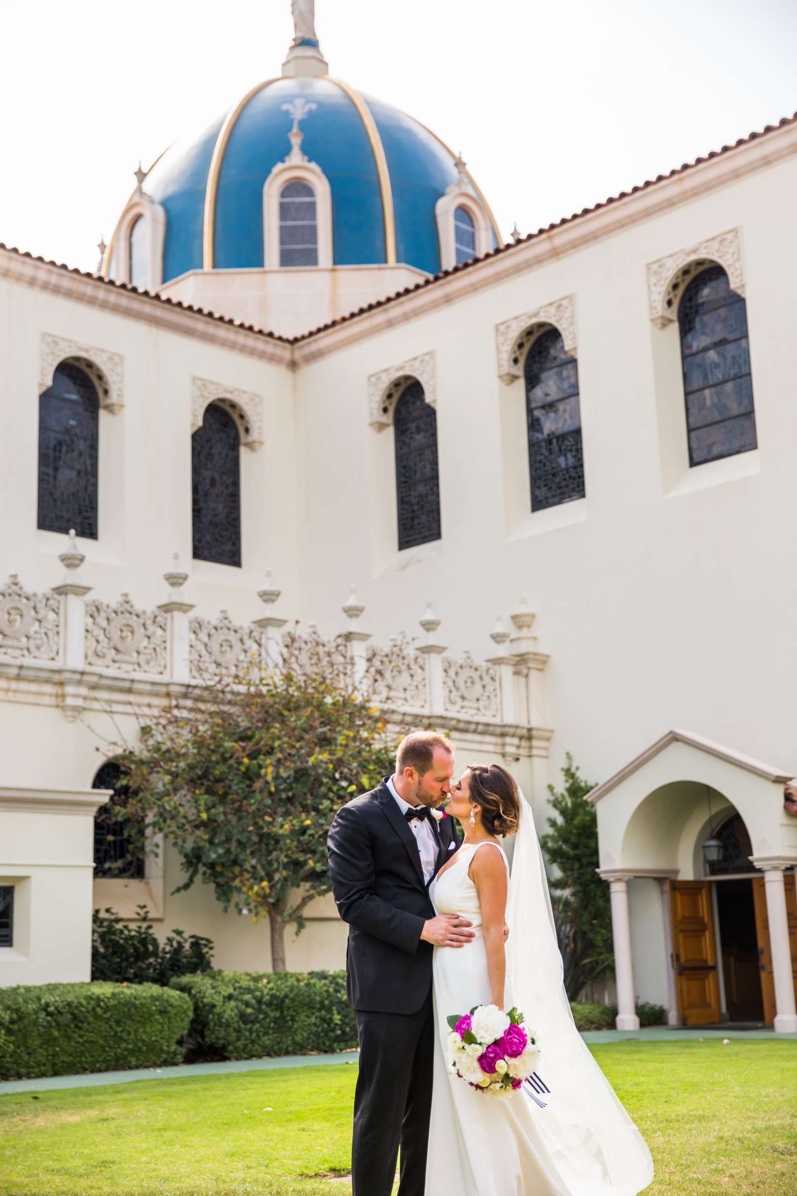 Marriott Marquis San Diego Marina Wedding coordinated by First Comes Love Weddings & Events, Lauren and Eric Wedding Photo #238122 by True Photography